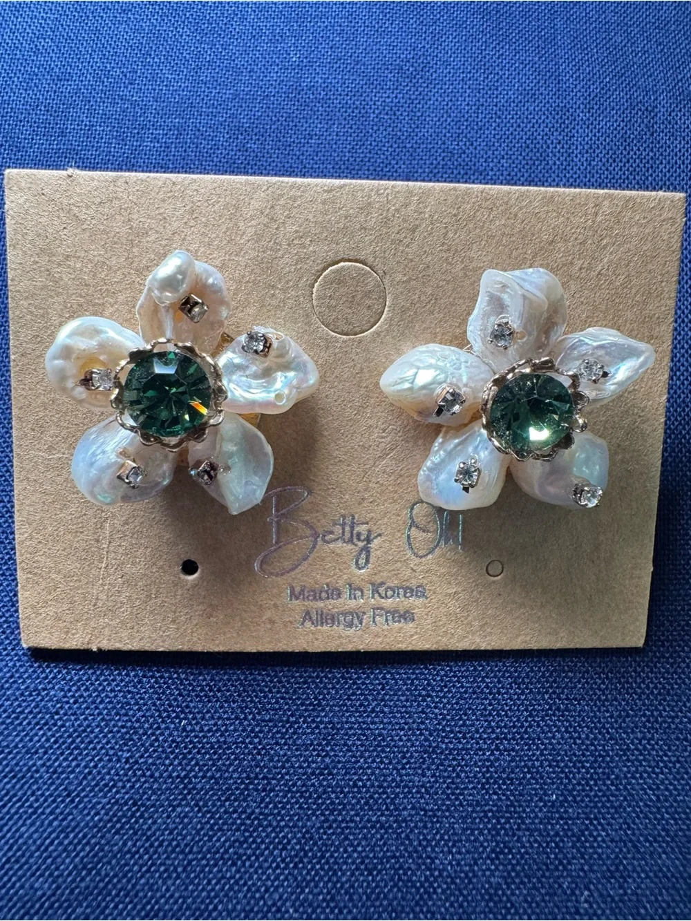 Pearl Flower Stud Earrings with Green Center